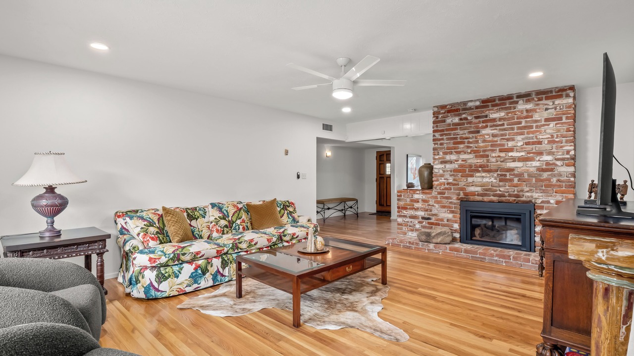 Photo of Livingroom in Raisin