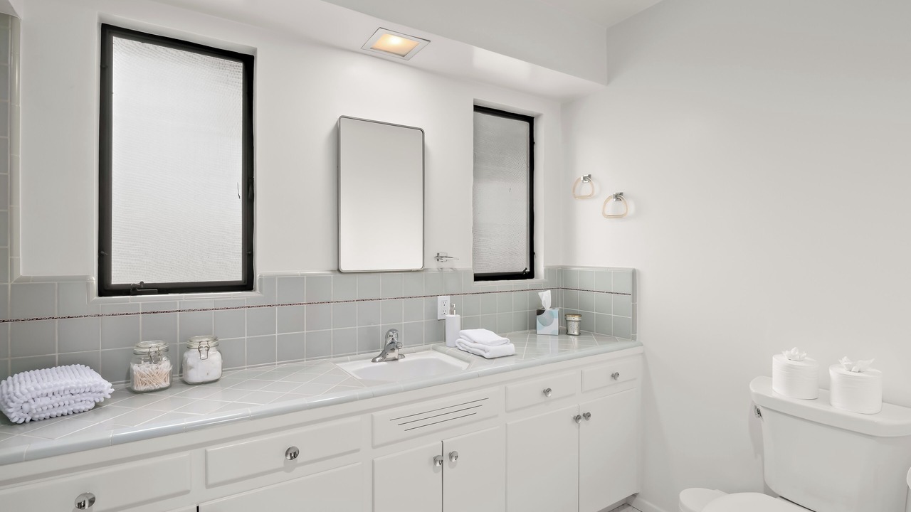 Photo of Bathroom in Raisin