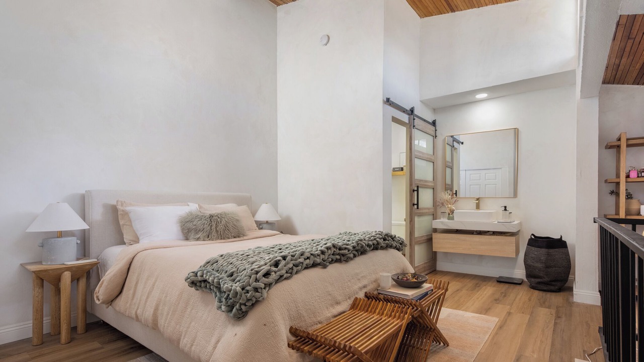 Photo of Bedroom in Encino