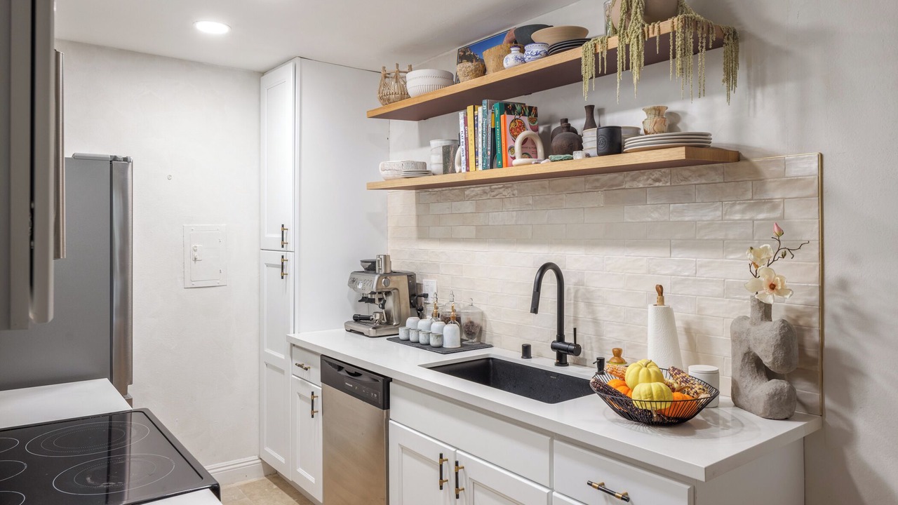 Photo of Kitchen in Encino