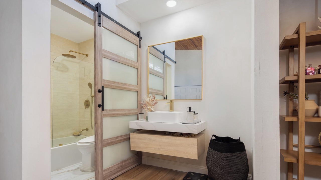 Photo of Bathroom in Encino