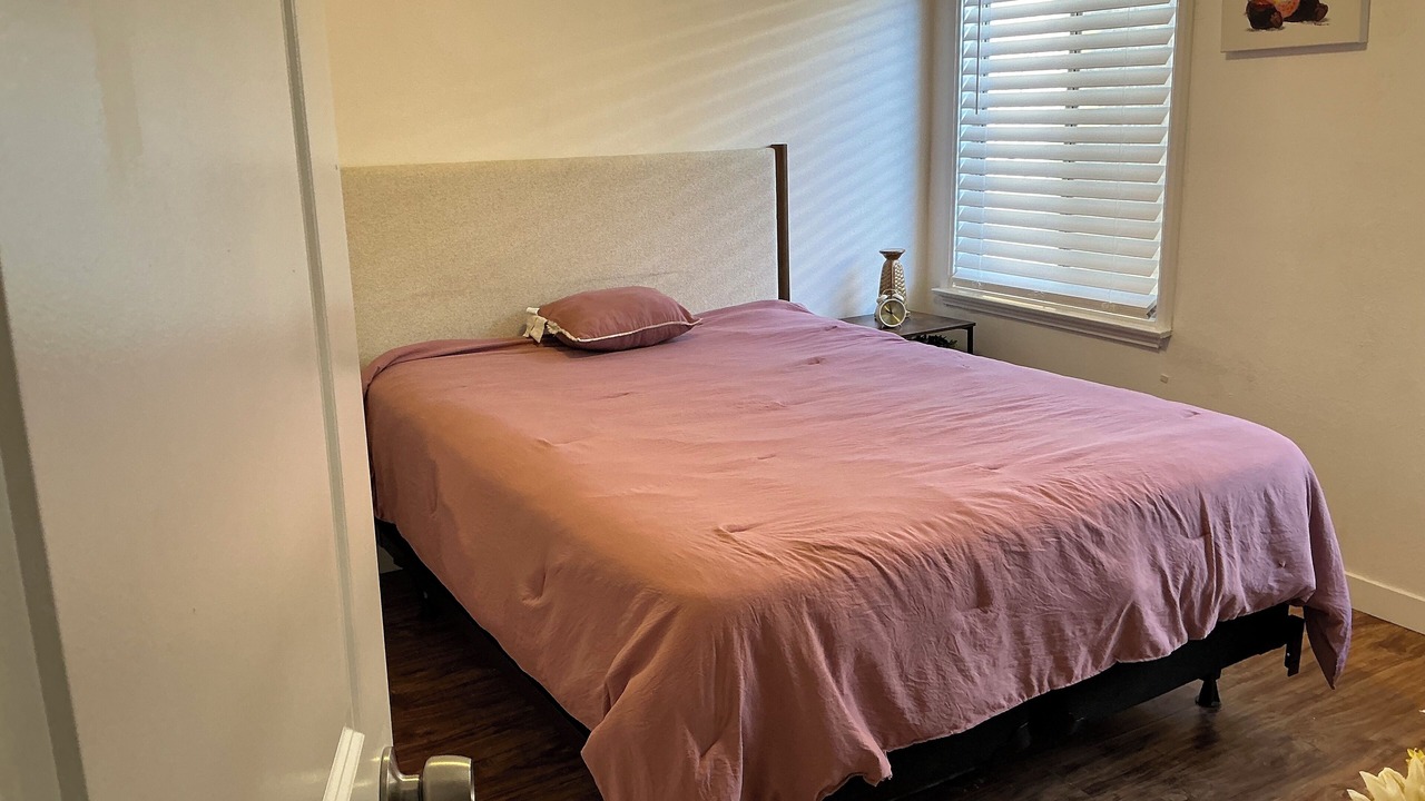 Photo of Bedroom in Inglewood