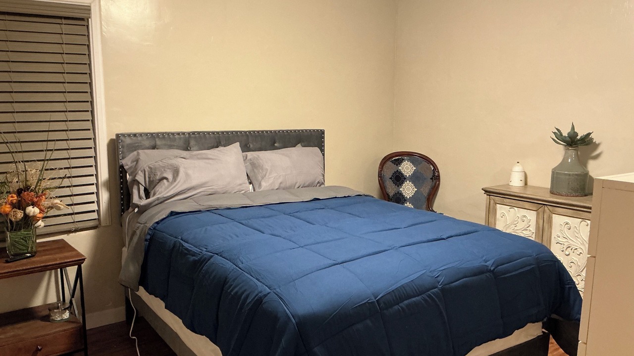Photo of Bedroom in Inglewood