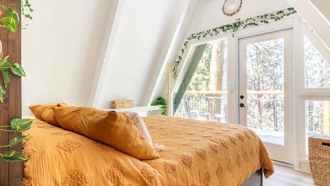 Photo of Bedroom in Crestline