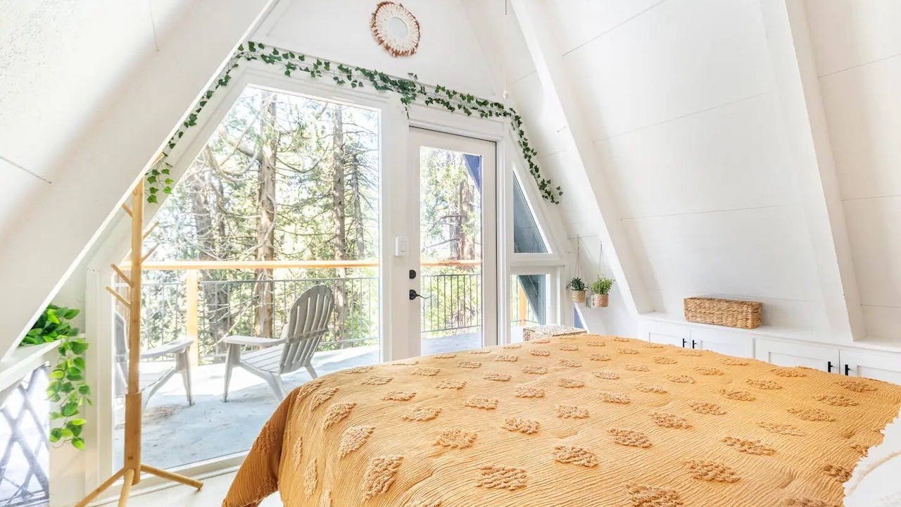 Photo of Bedroom in Crestline