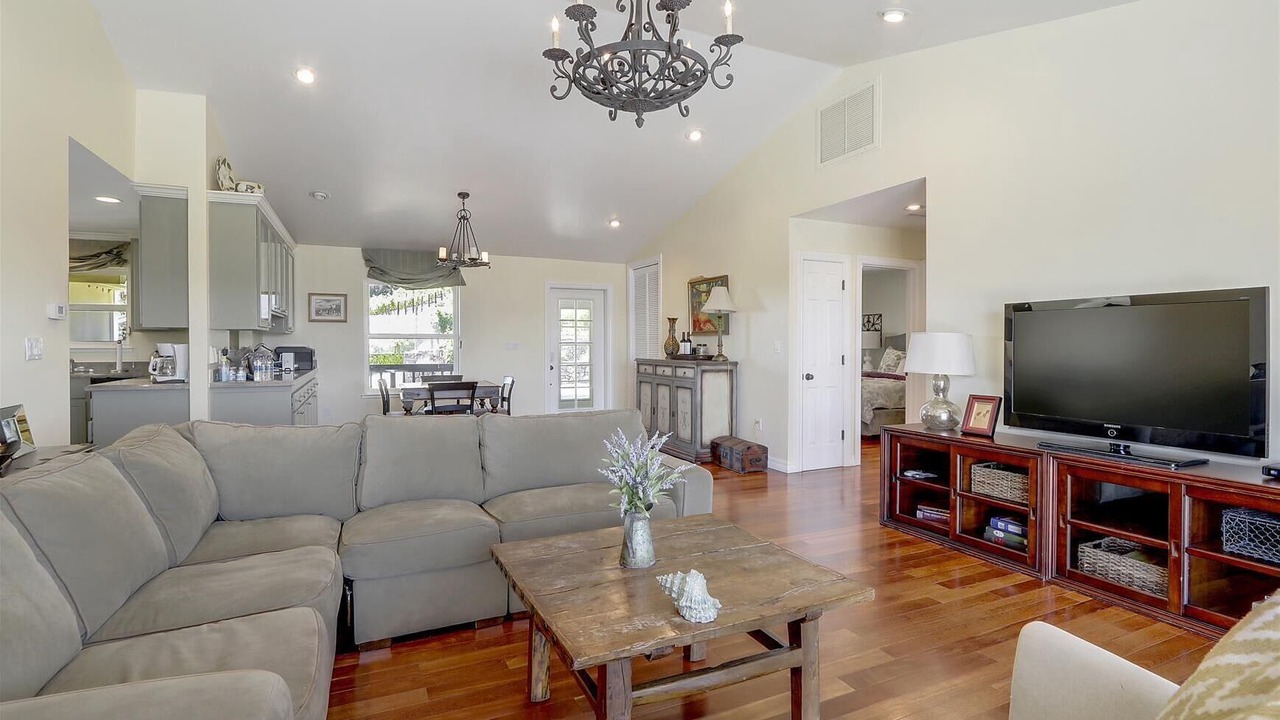 Photo of Livingroom in Napa