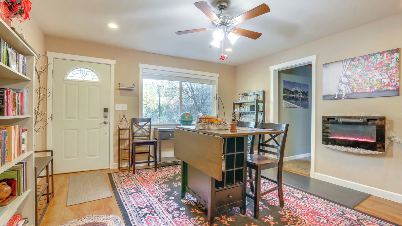Photo of Livingroom in Cedar Ridge