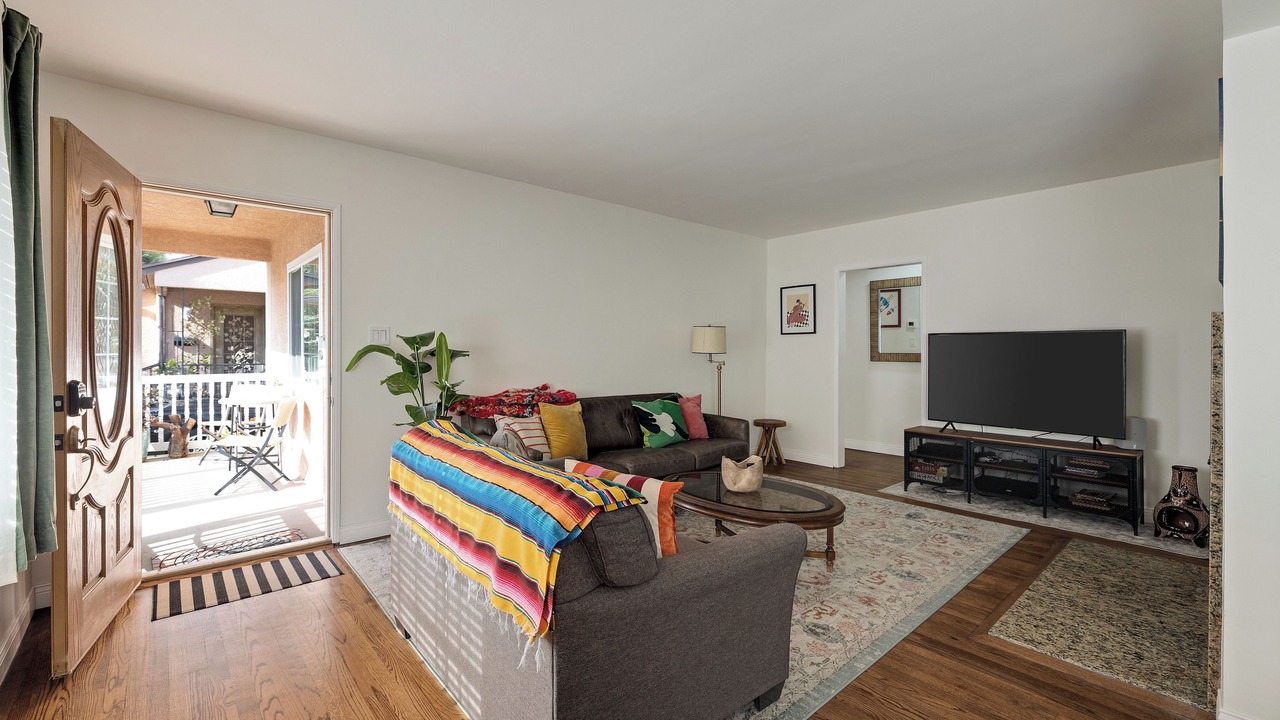 Photo of Livingroom in Hawthorne