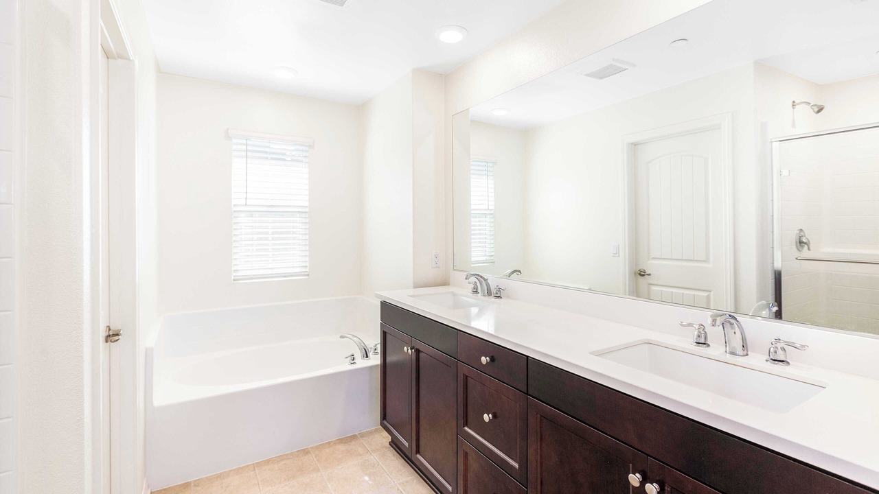 Photo of Bathroom in Eastvale Downs
