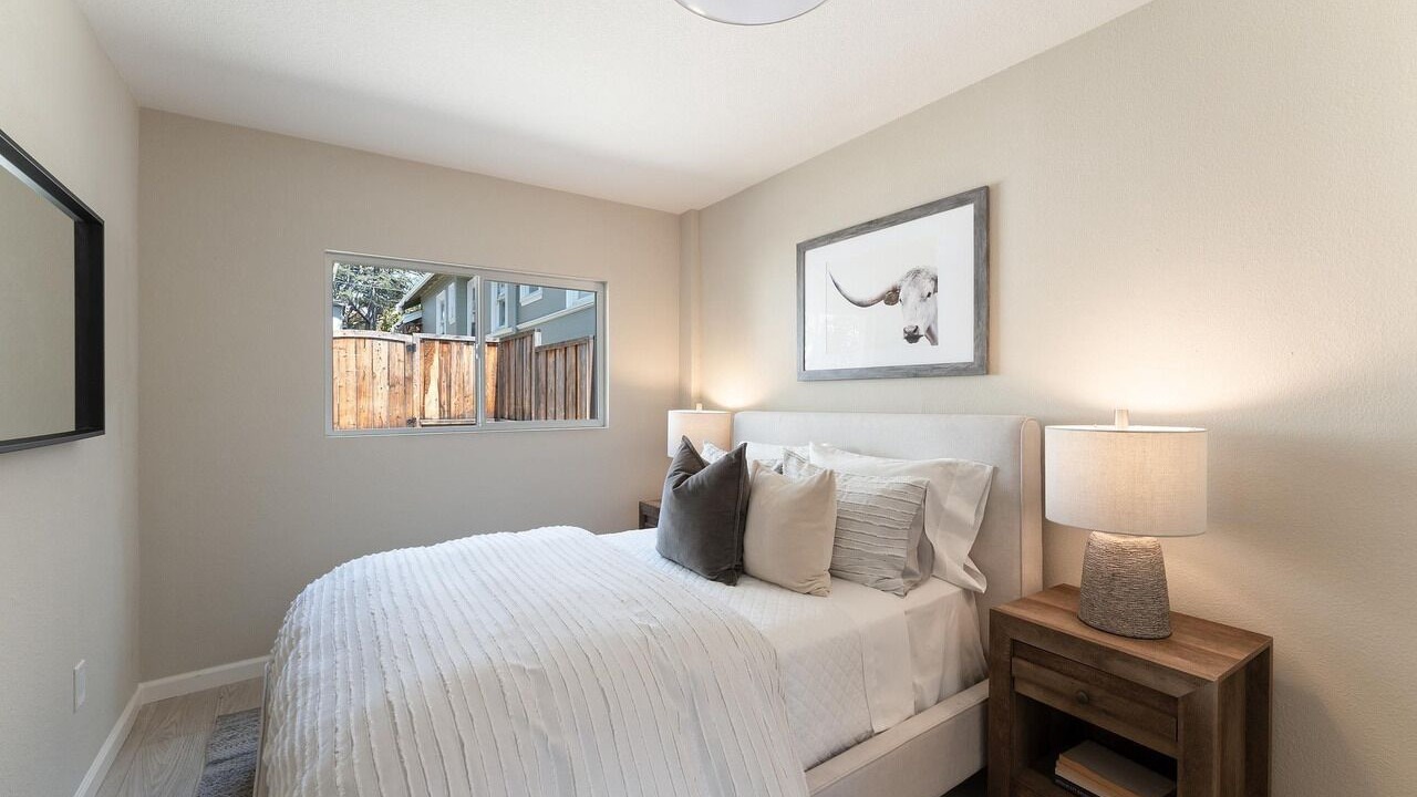 Photo of Bedroom in Glenview