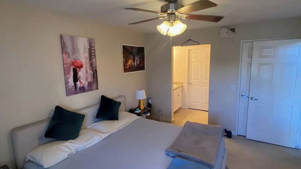Photo of Bedroom in Warner Center