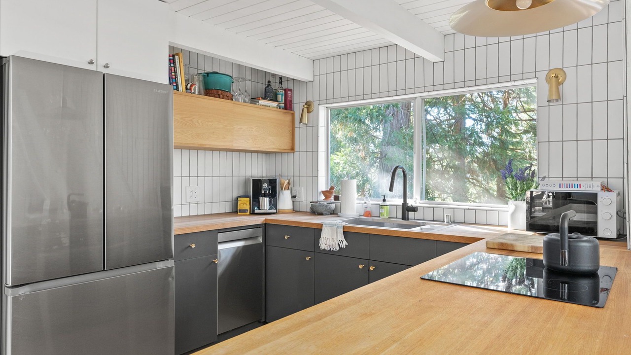 Photo of Kitchen in Lake Arrowhead