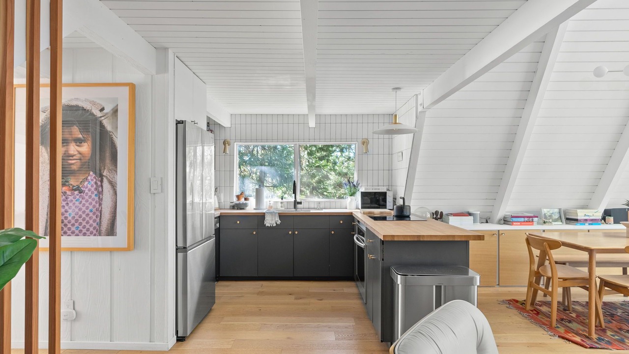 Photo of Kitchen in Lake Arrowhead