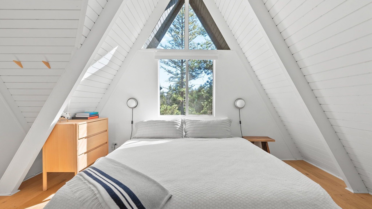Photo of Bedroom in Lake Arrowhead