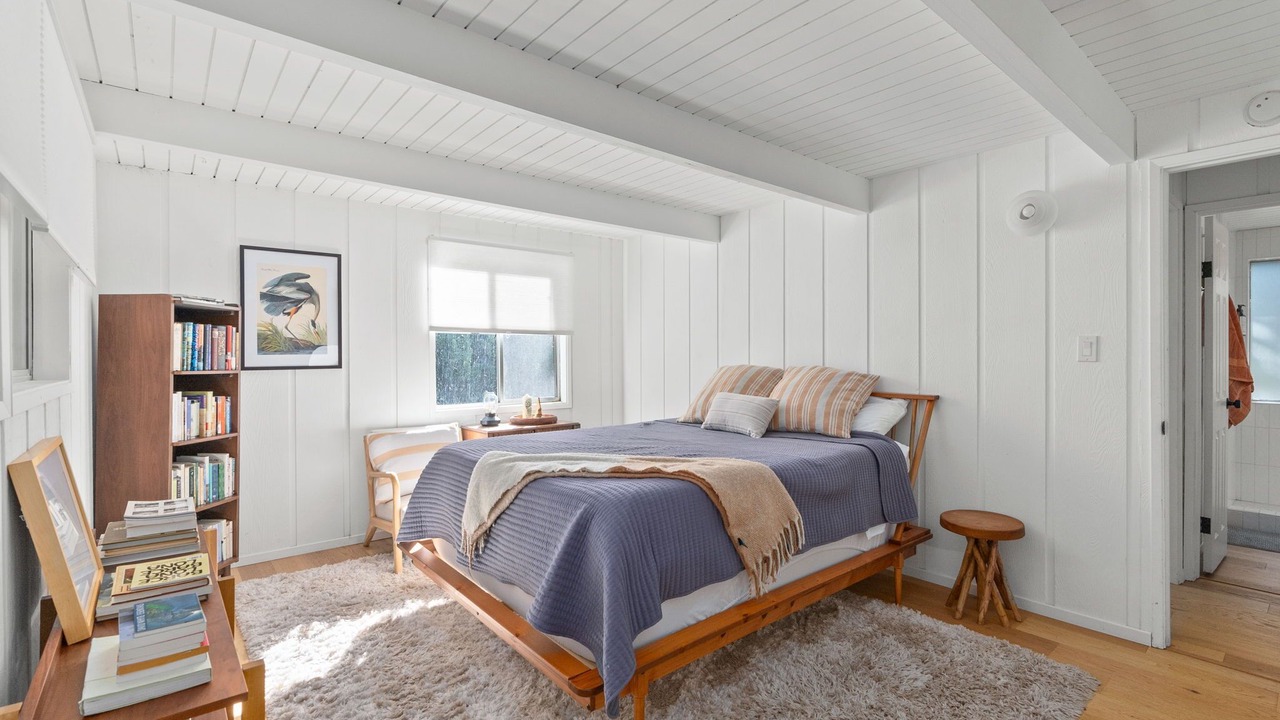Photo of Bedroom in Lake Arrowhead