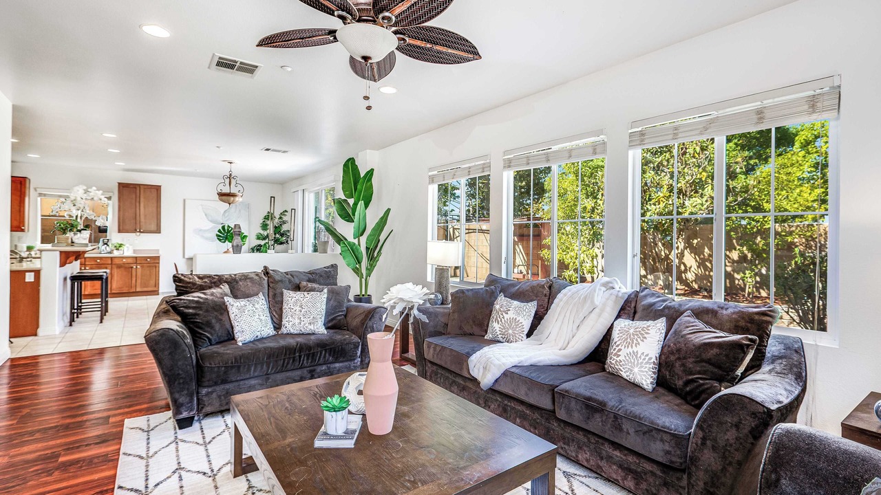 Photo of Livingroom in Southridge Village
