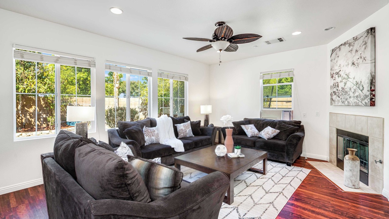 Photo of Livingroom in Southridge Village