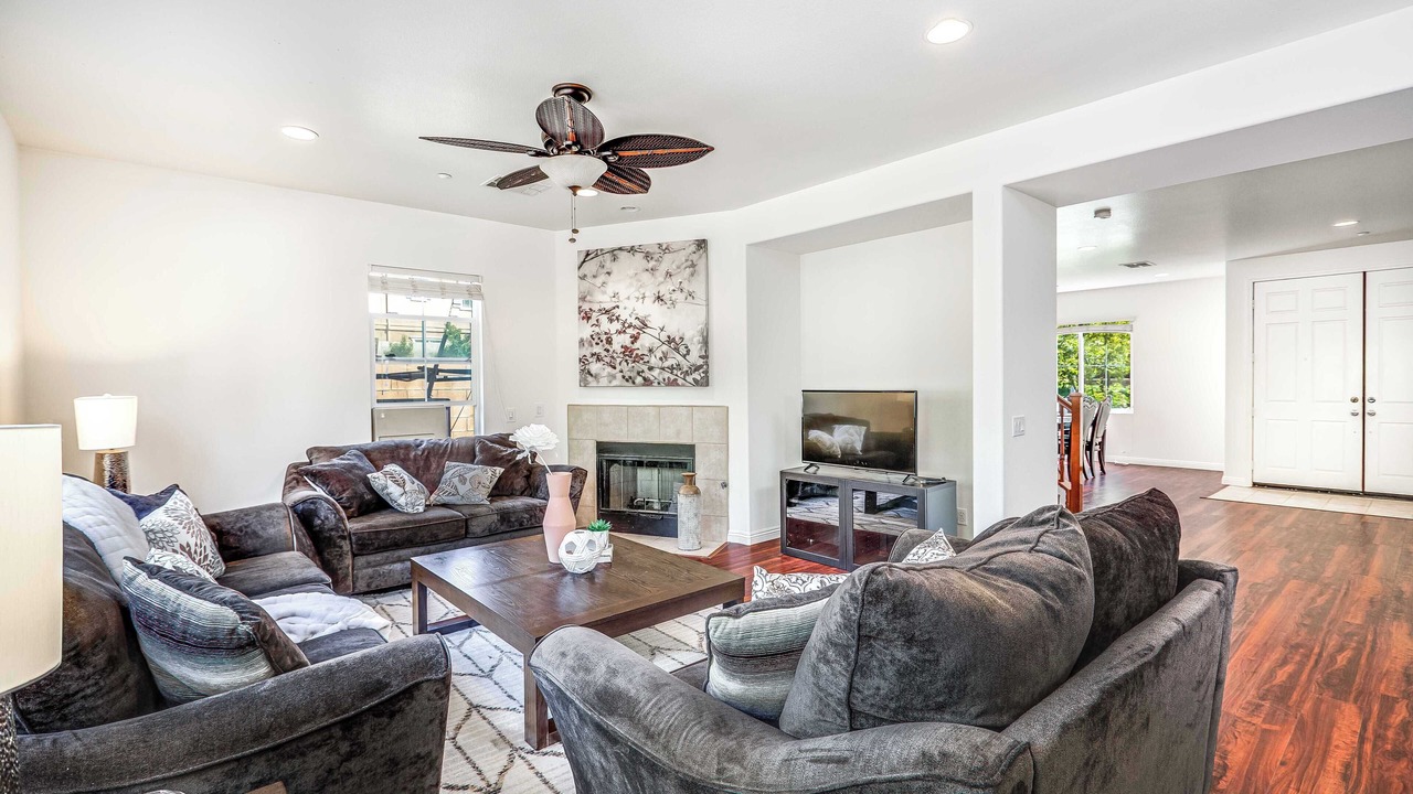 Photo of Livingroom in Southridge Village