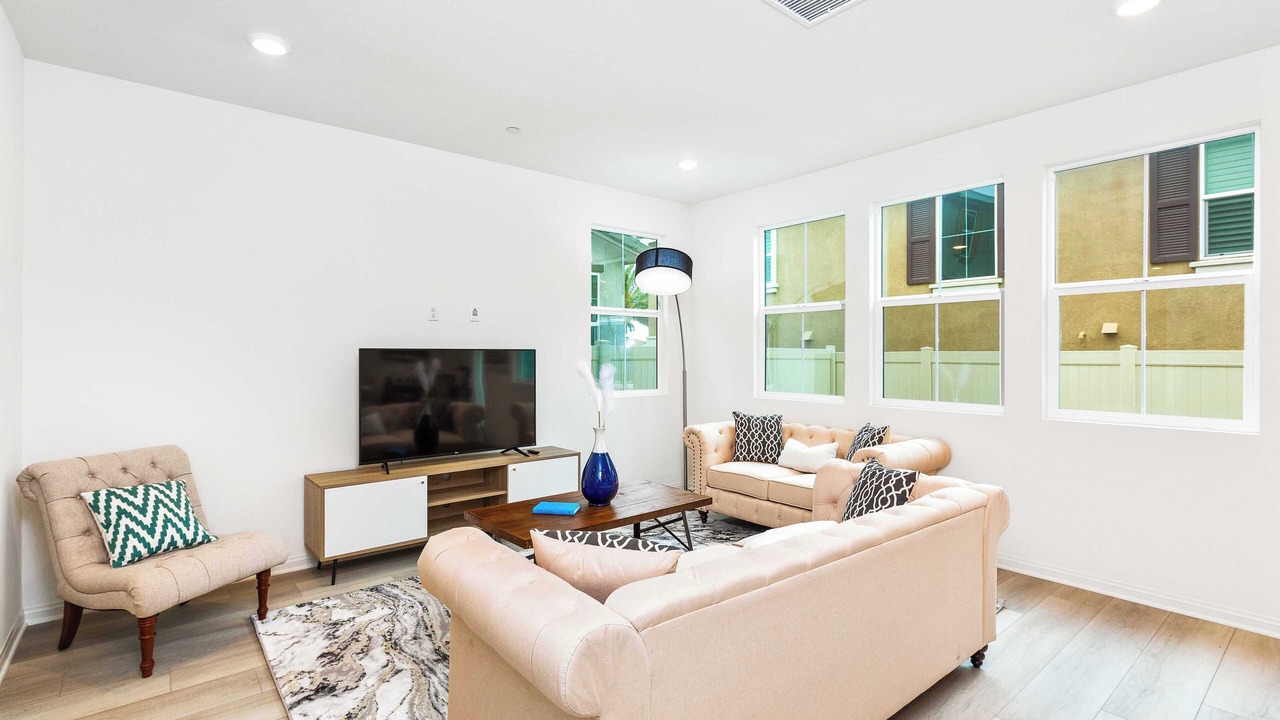 Photo of Livingroom in Upland