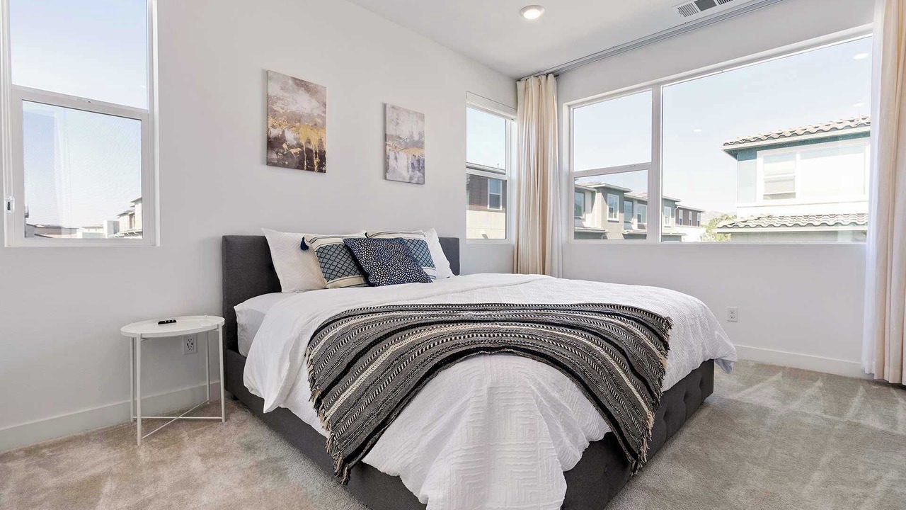 Photo of Bedroom in Lake Forest
