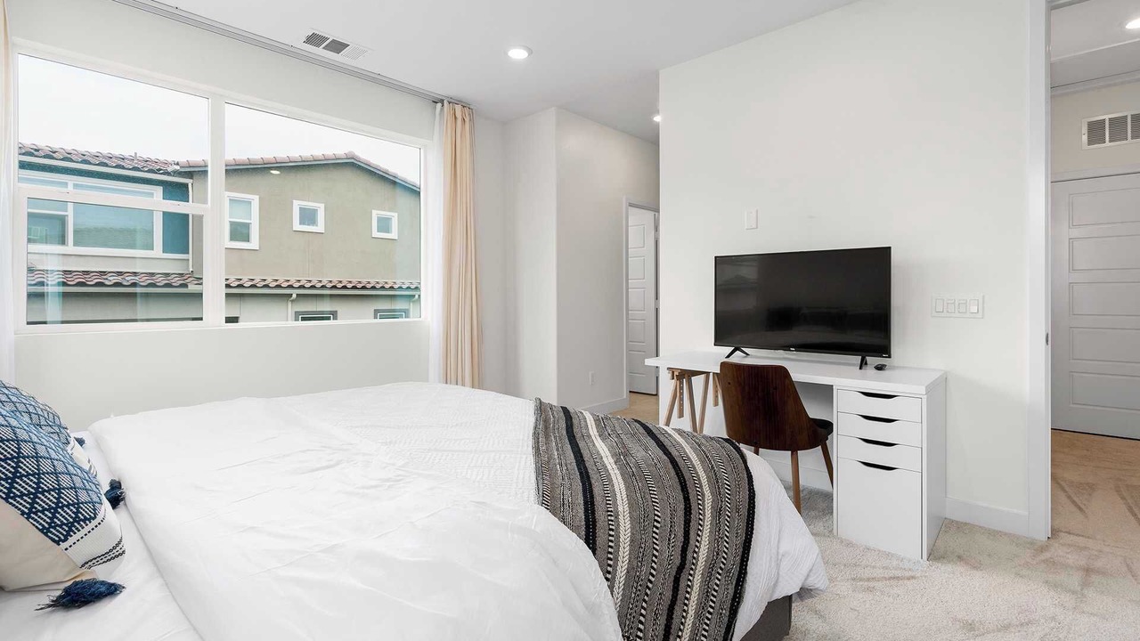 Photo of Bedroom in Lake Forest