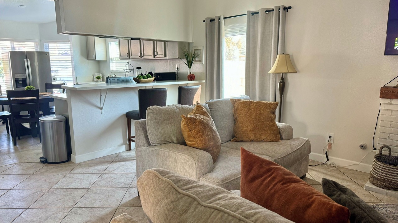 Photo of Livingroom in Southridge Village
