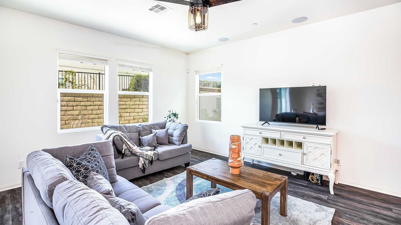 Photo of Livingroom in Upland
