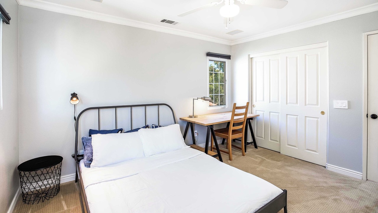 Photo of Bedroom in Lower Peters Canyon