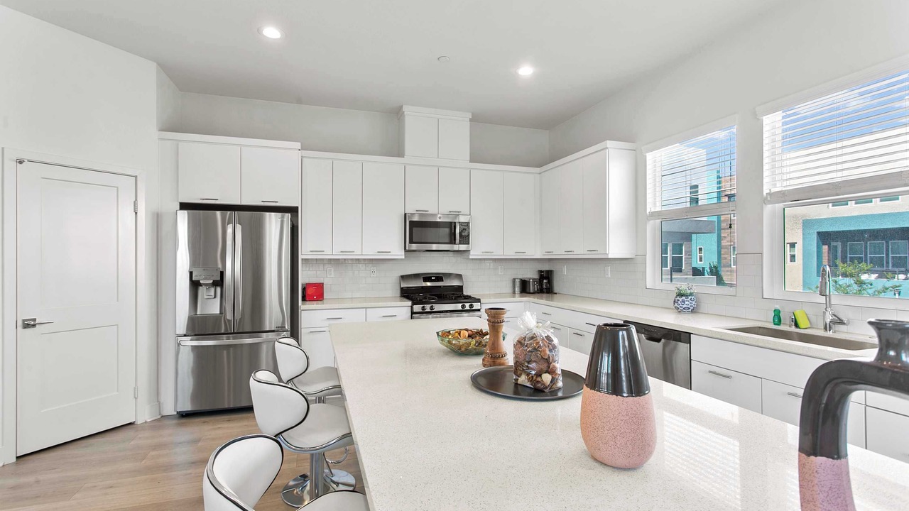 Photo of Kitchen in Platinum Triangle