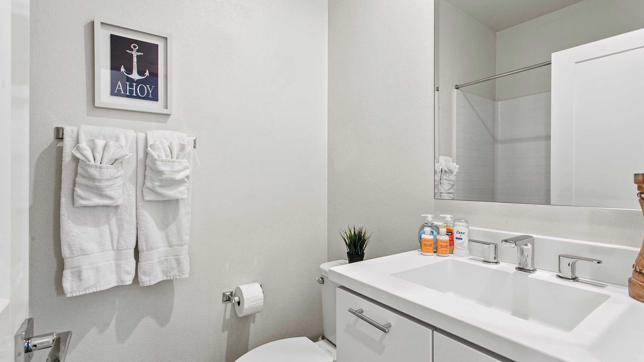 Photo of Bathroom in Platinum Triangle
