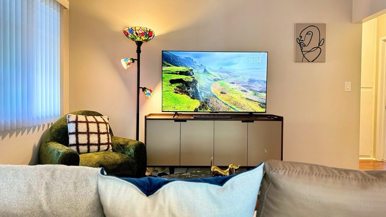 Photo of Livingroom in Mid Central
