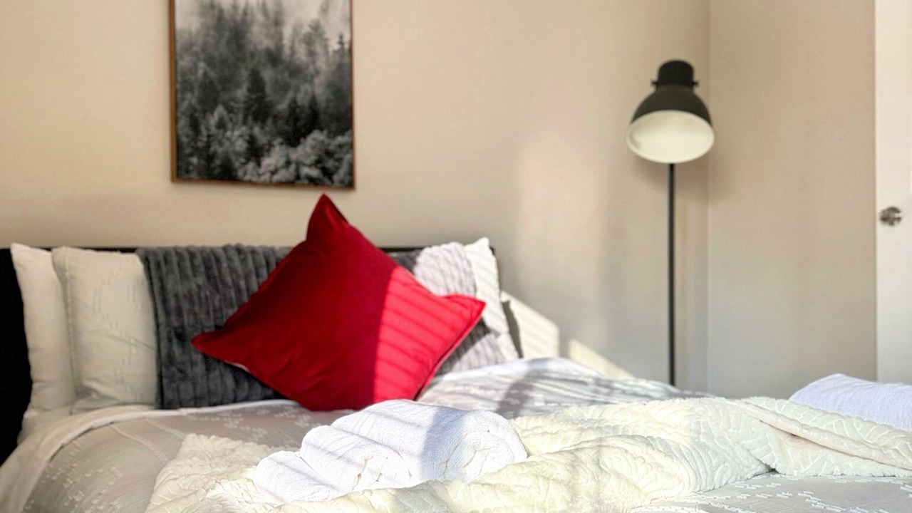 Photo of Bedroom in Mid Central