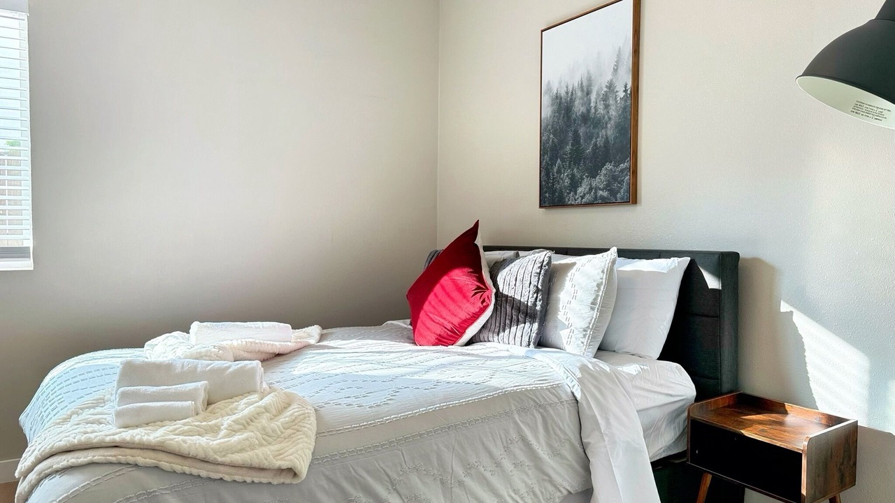 Photo of Bedroom in Mid Central
