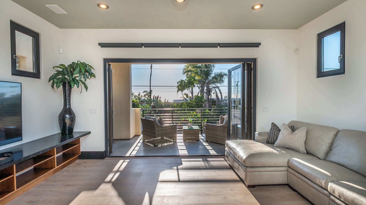 Photo of Livingroom in South Oceanside