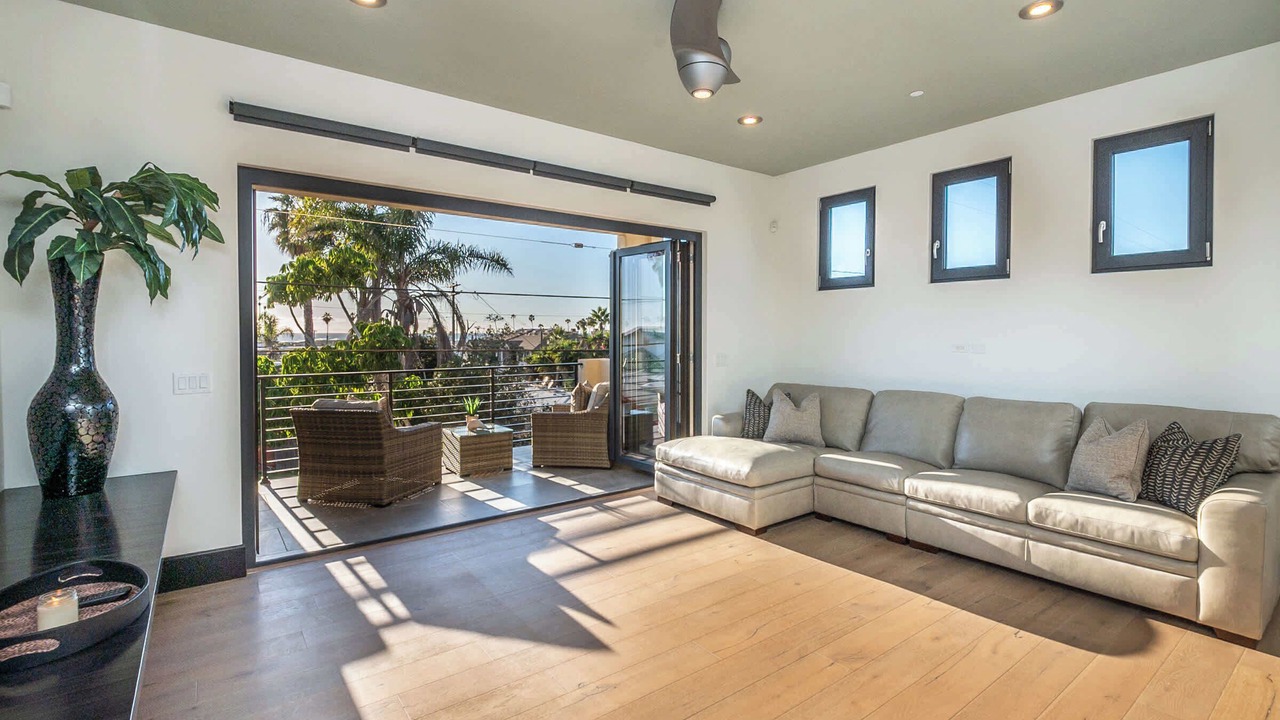 Photo of Livingroom in South Oceanside