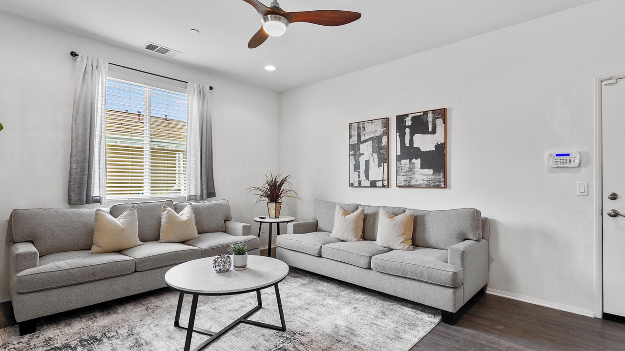 Photo of Livingroom in Mira Loma