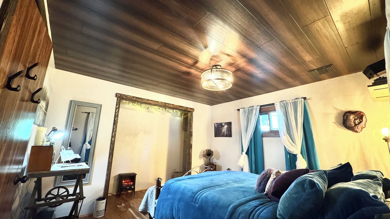 Photo of Bedroom in Wrightwood