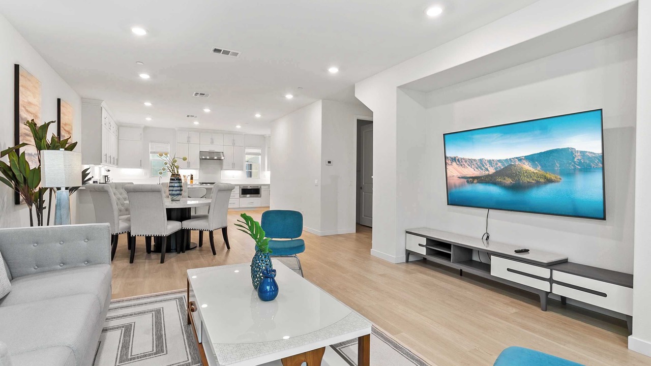 Photo of Livingroom in Mayflower Village