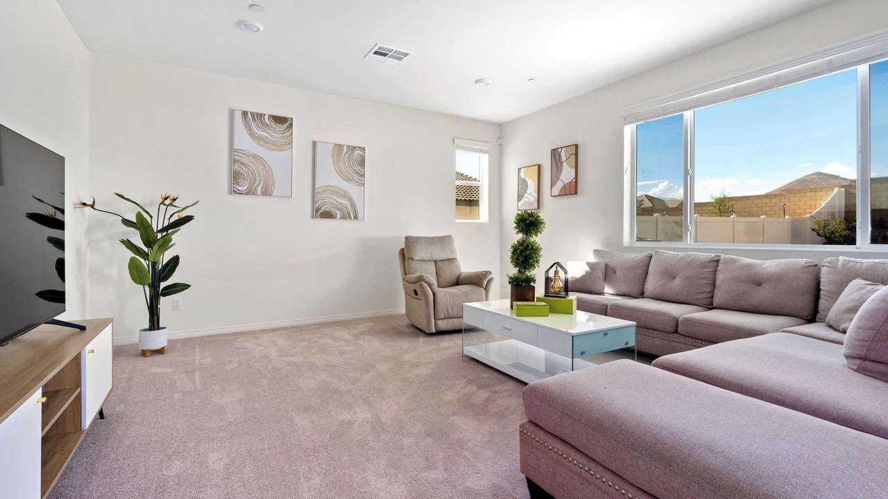 Photo of Livingroom in Jurupa Valley