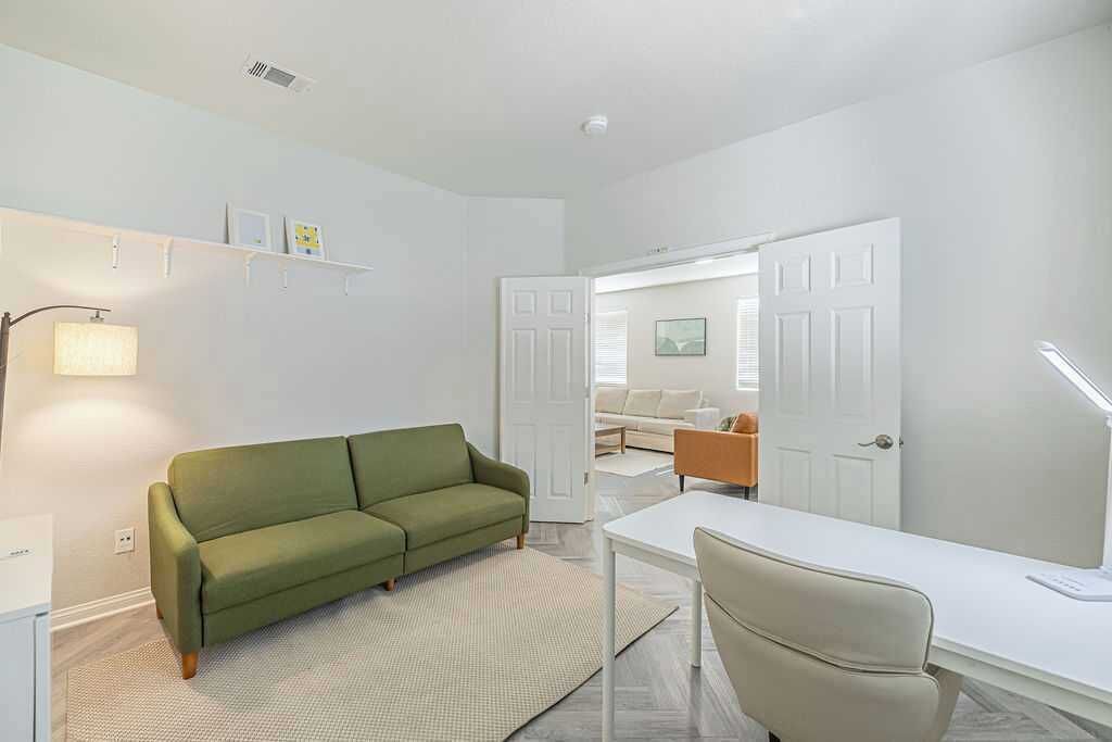 Photo of Livingroom in Palmdale