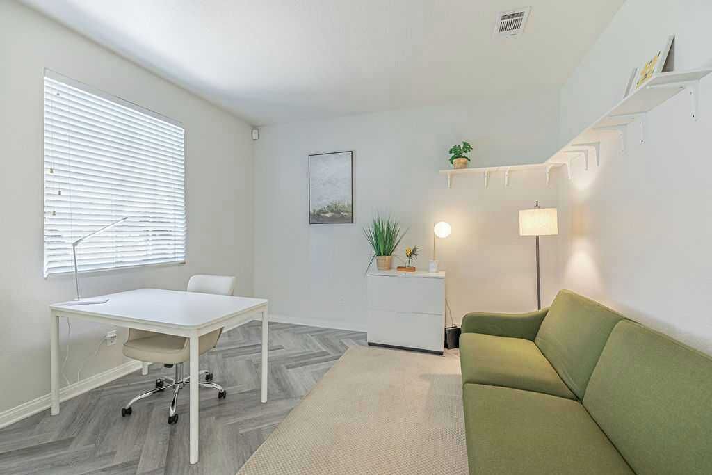 Photo of Livingroom in Palmdale
