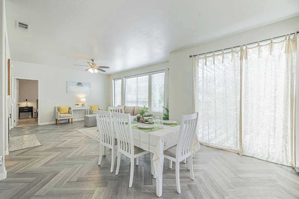 Photo of Livingroom in Palmdale