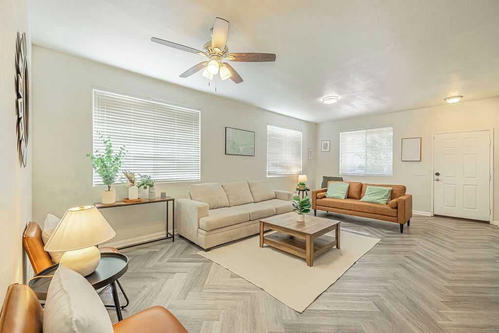 Photo of Livingroom in Palmdale