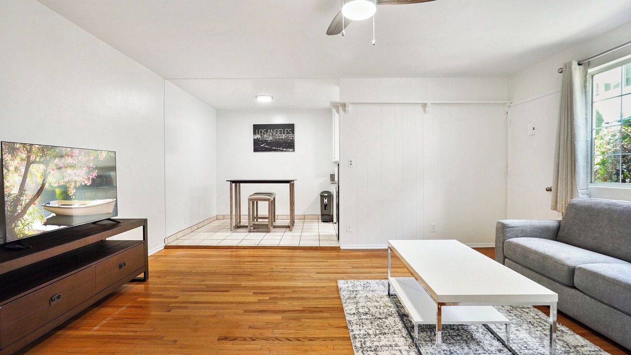 Photo of Livingroom in Culver - West