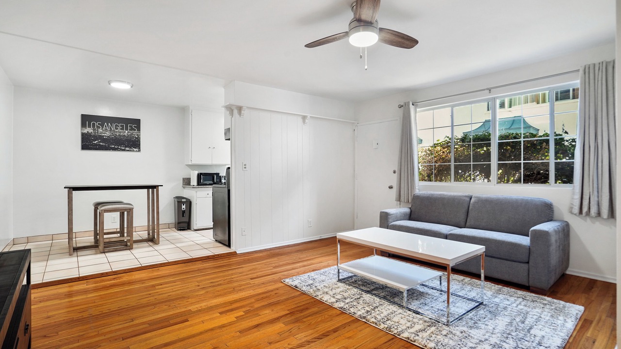 Photo of Livingroom in Culver - West