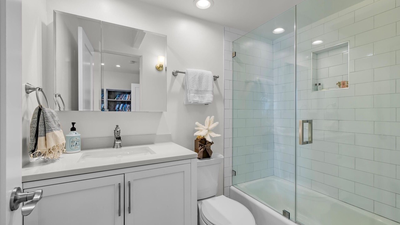 Photo of Bathroom in Gas Lamp Section