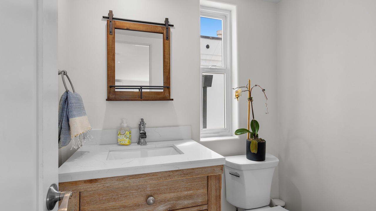 Photo of Bathroom in Gas Lamp Section