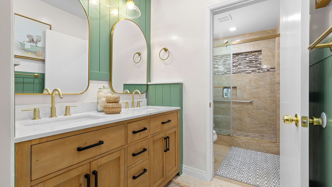 Photo of Bathroom in Sherwood Forest and Thistle Development