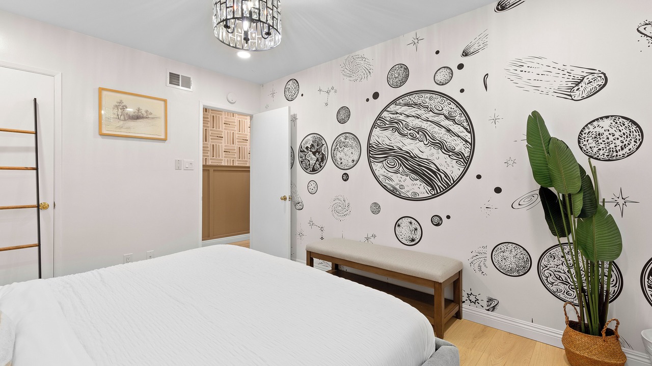 Photo of Bedroom in Sherwood Forest and Thistle Development