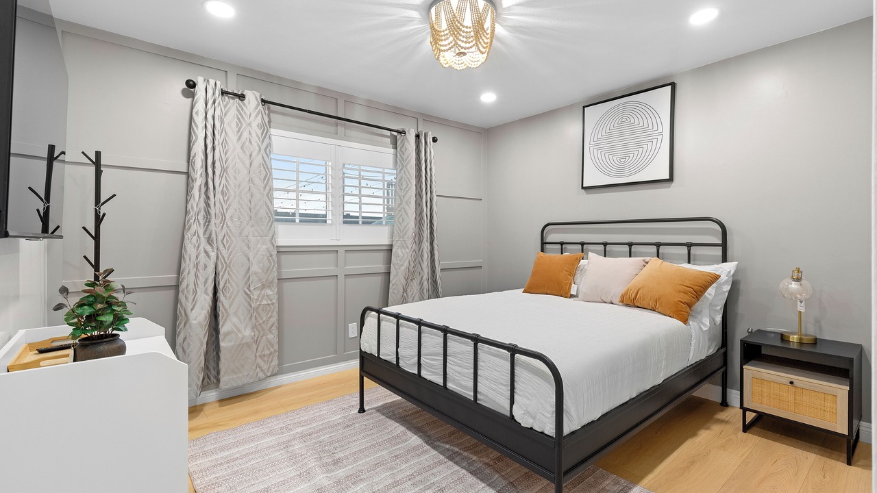 Photo of Bedroom in Sherwood Forest and Thistle Development